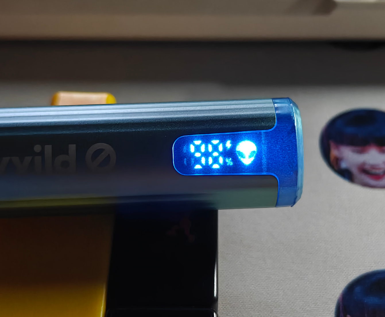 小野外星人 VVILD ALIEN 12000口一次性电子烟-12ml大容量-显示屏百分比油量